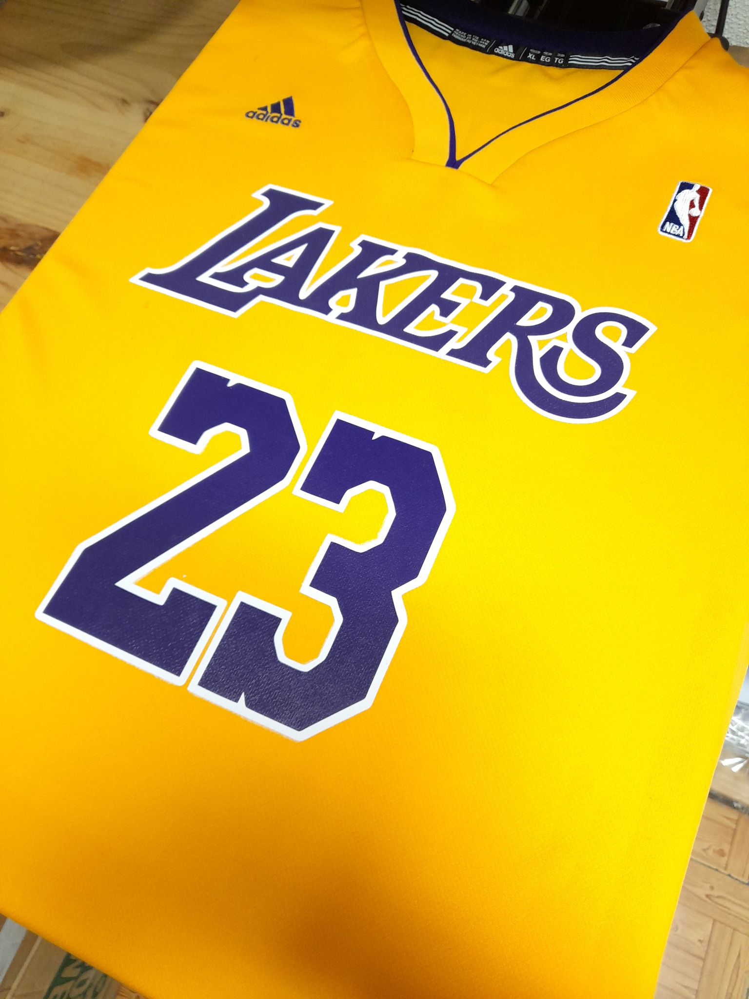 Lakers 23 — personalização em têxtil